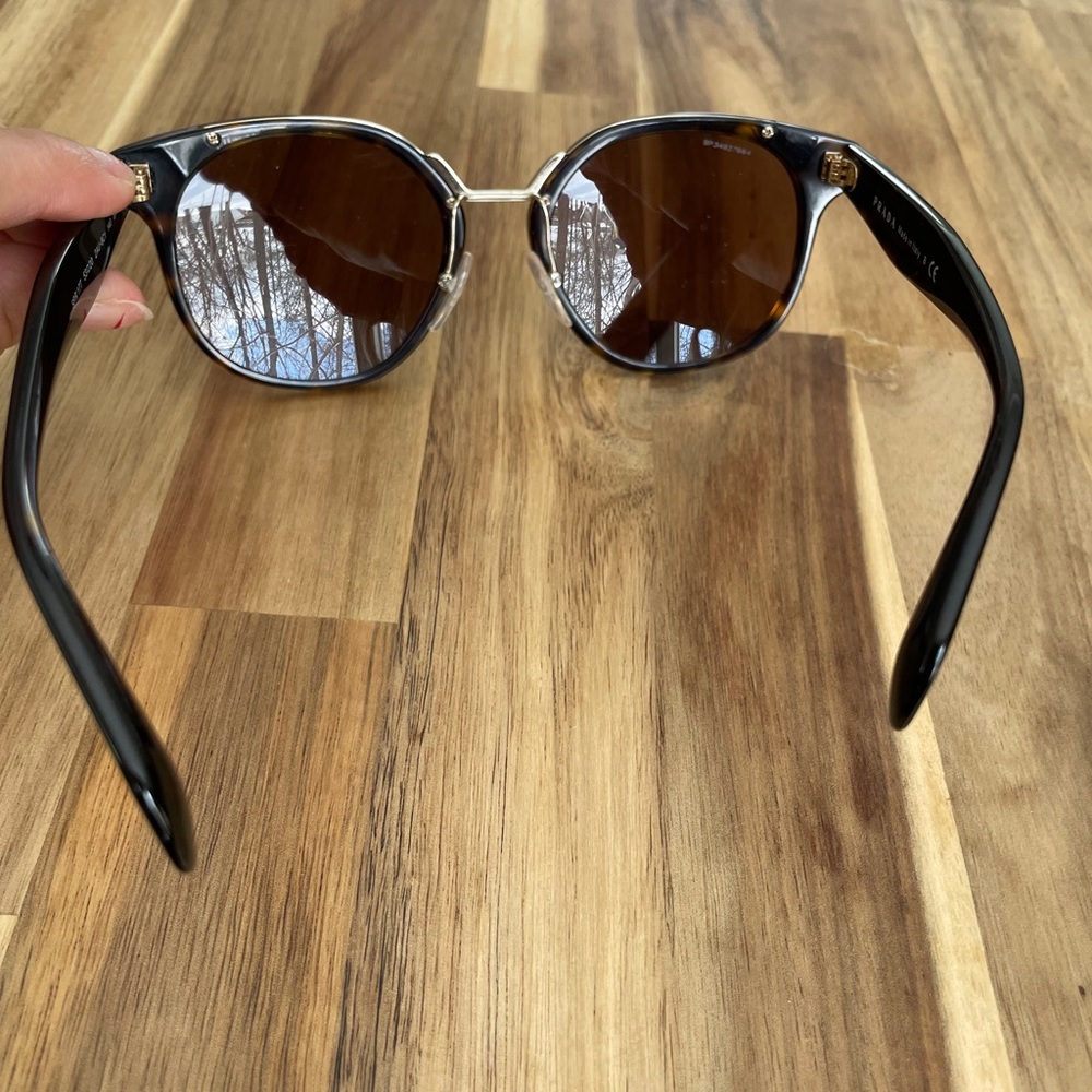 Authentic Prada sunglasses - Picture 6 of 10